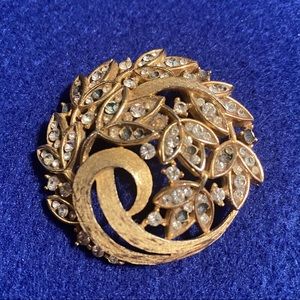 Woman’s brooch